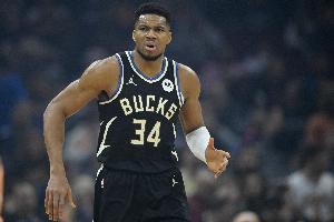 Shams：了解雙方關(guān)系的消息源稱 雄鹿和字母哥的結(jié)局已定