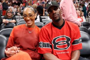 公平！阿賈要求阿德巴約陪她訓(xùn)練時(shí)要打得像個(gè)女人