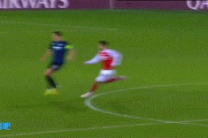 斯坦科維奇單刀低射，拉亞倒地獻關(guān)鍵撲救