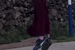 臥槽！麥基在澳洲NBL直接化身奧尼爾啊，在內(nèi)線無情碾壓隔扣